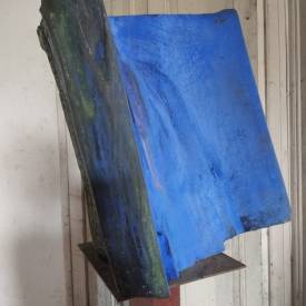 Valérie de LAUBRIERE - wood Book 5  45X13X50 cm  vernis,pigment sur bois éclaté 2024