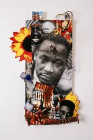 Sylvain ZABETH - 3)1991 Paris 'Martin Luther Kings' collage papier, carton, accumulation d'objets divers, peinture acrylique sur porte de meuble en bois 77x39cm.jpg